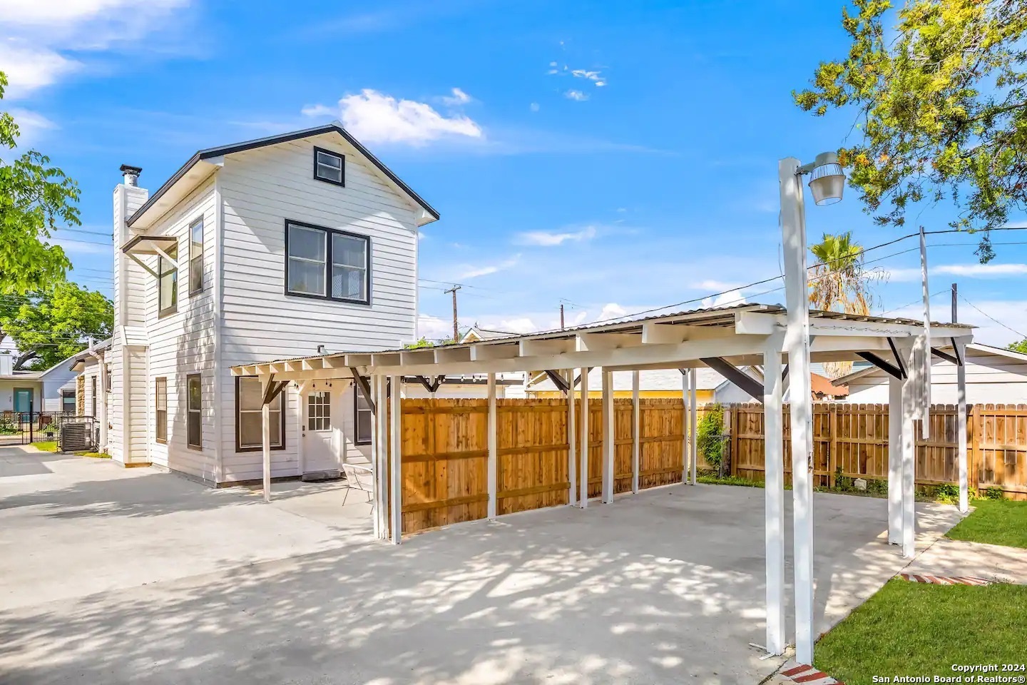Property Photo:  231 Helena St  TX 78204 