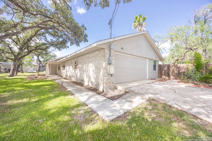 Property Photo: 9712 Big Geronimo St TX 78254