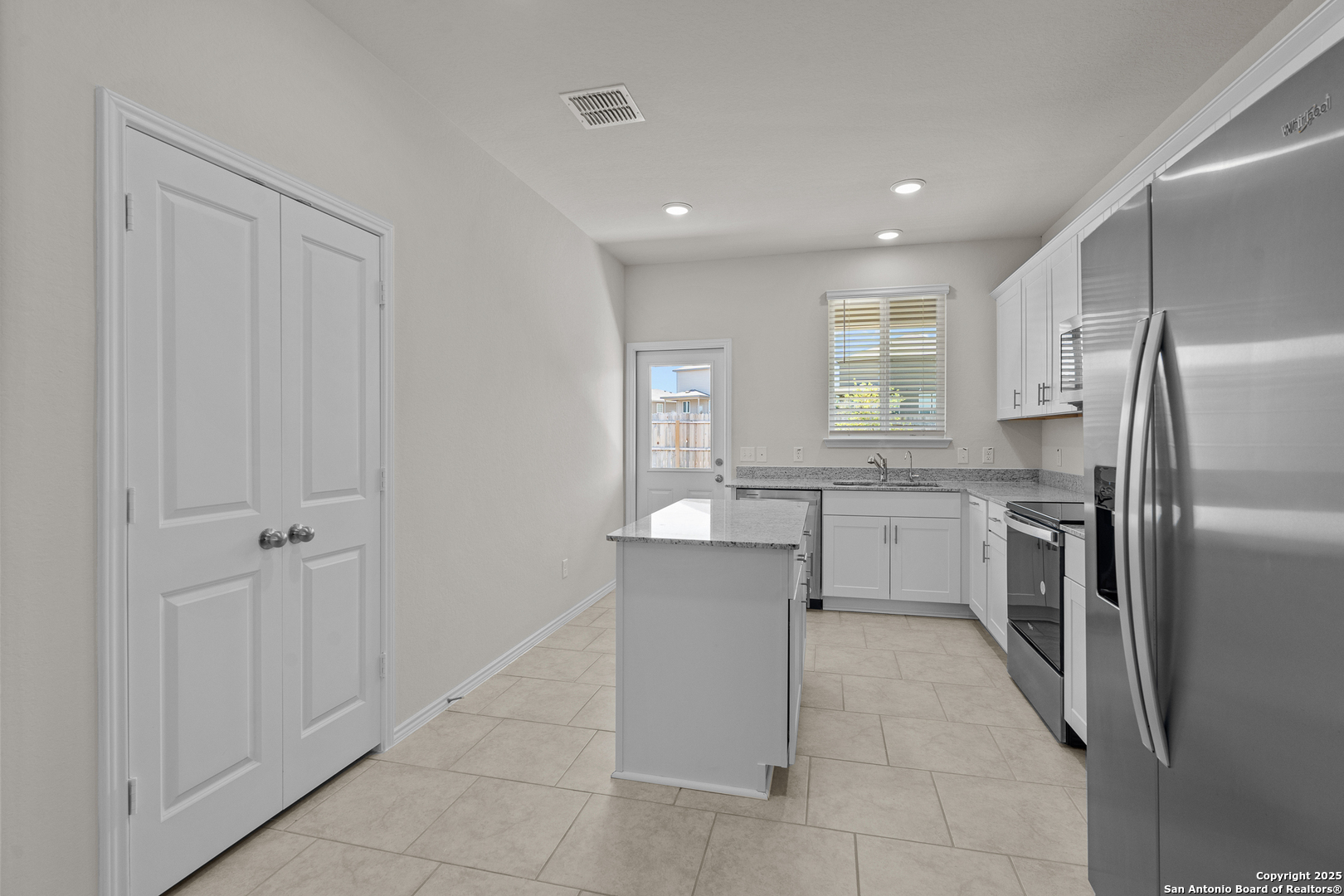 Property Photo:  923 Bluegrass Point  TX 78130 