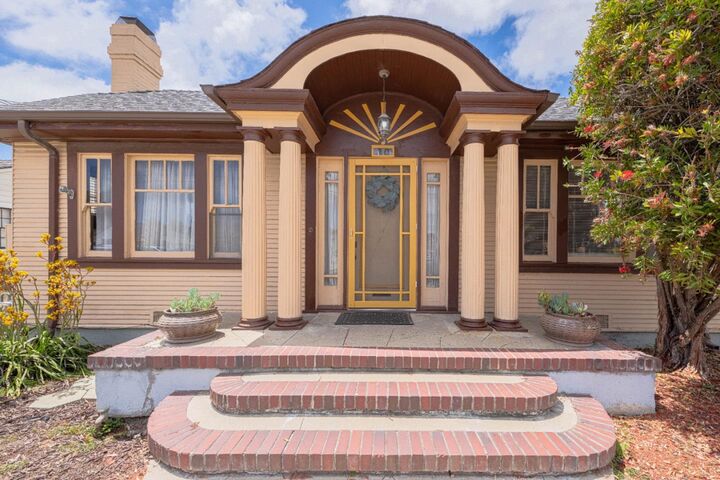 Property Photo:  146 Lorimer Street  CA 93901 
