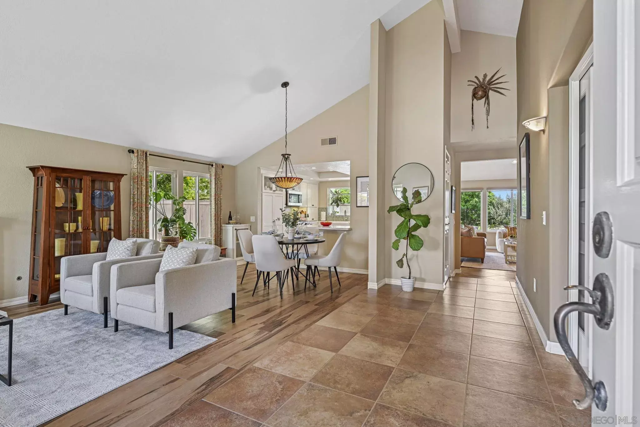 Property Photo: 602 Hollyridge Drive CA 92024