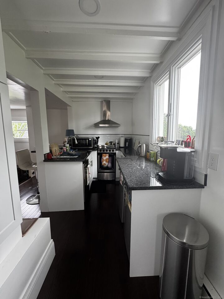 Property Photo:  147 Fairfield Avenue 2A  CT 06114 
