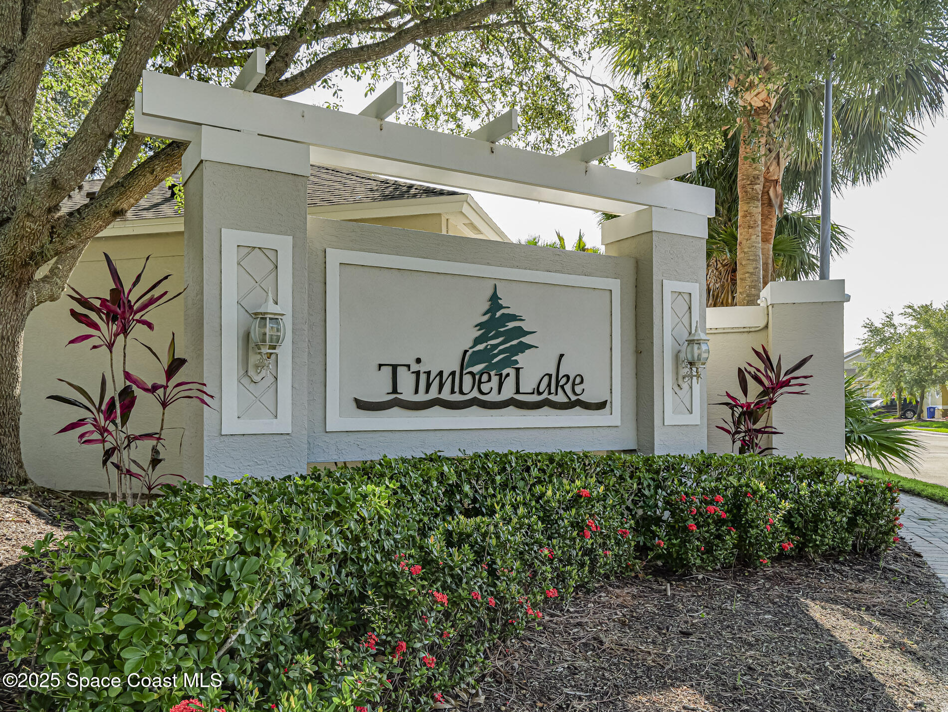 Property Photo:  2284 Timberlake Circle  FL 32966 