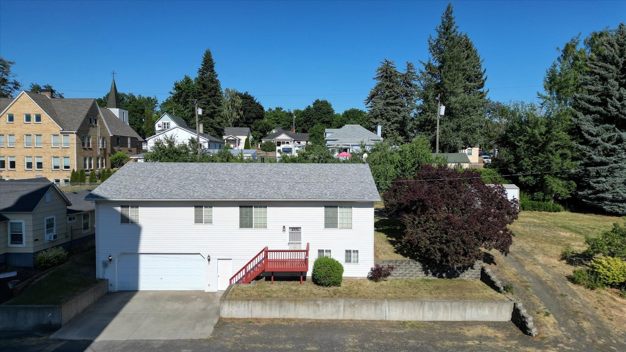 Property Photo:  320 S Ramsey St  WA 99033 