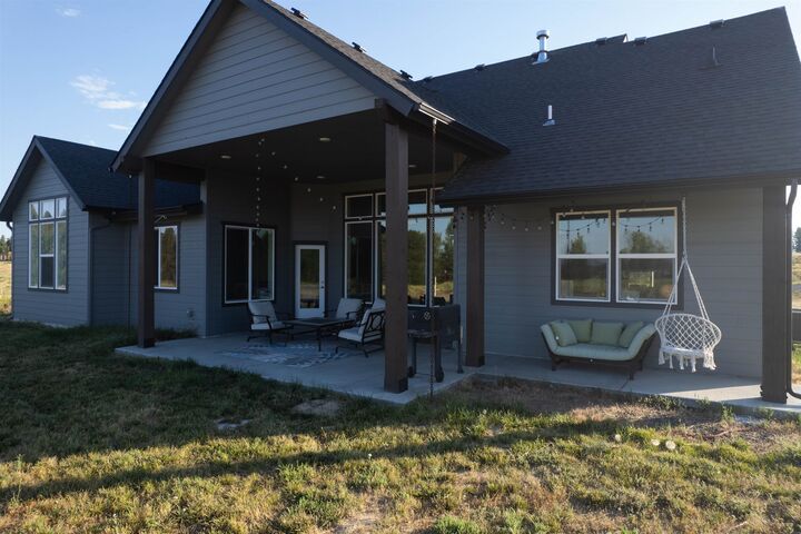 Property Photo:  34012 N Fawn Ln  WA 99006 
