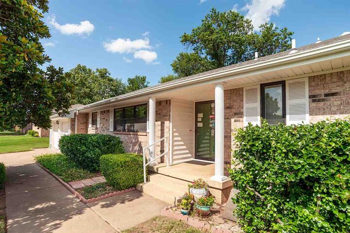 Property Photo: 409 N Donaldson OK 74075