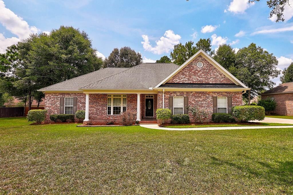 Property Photo: 106 Abbey Ct. AL 36305