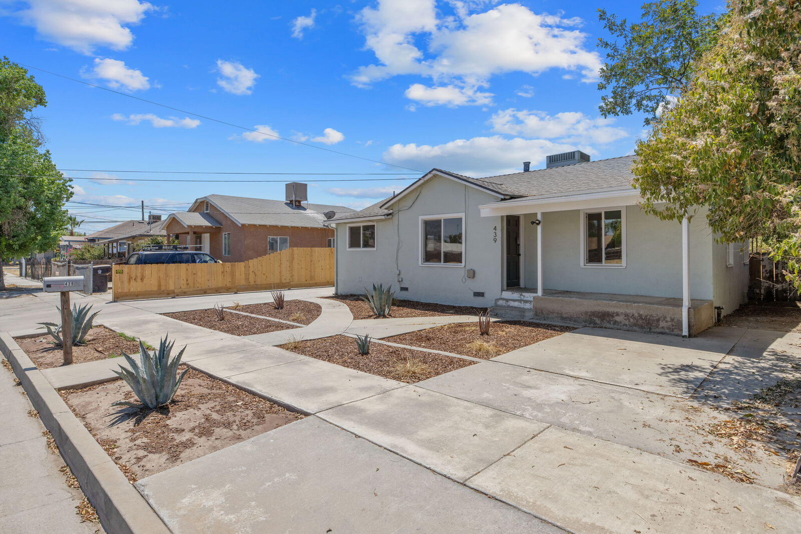 Property Photo:  439 S D Street  CA 93274