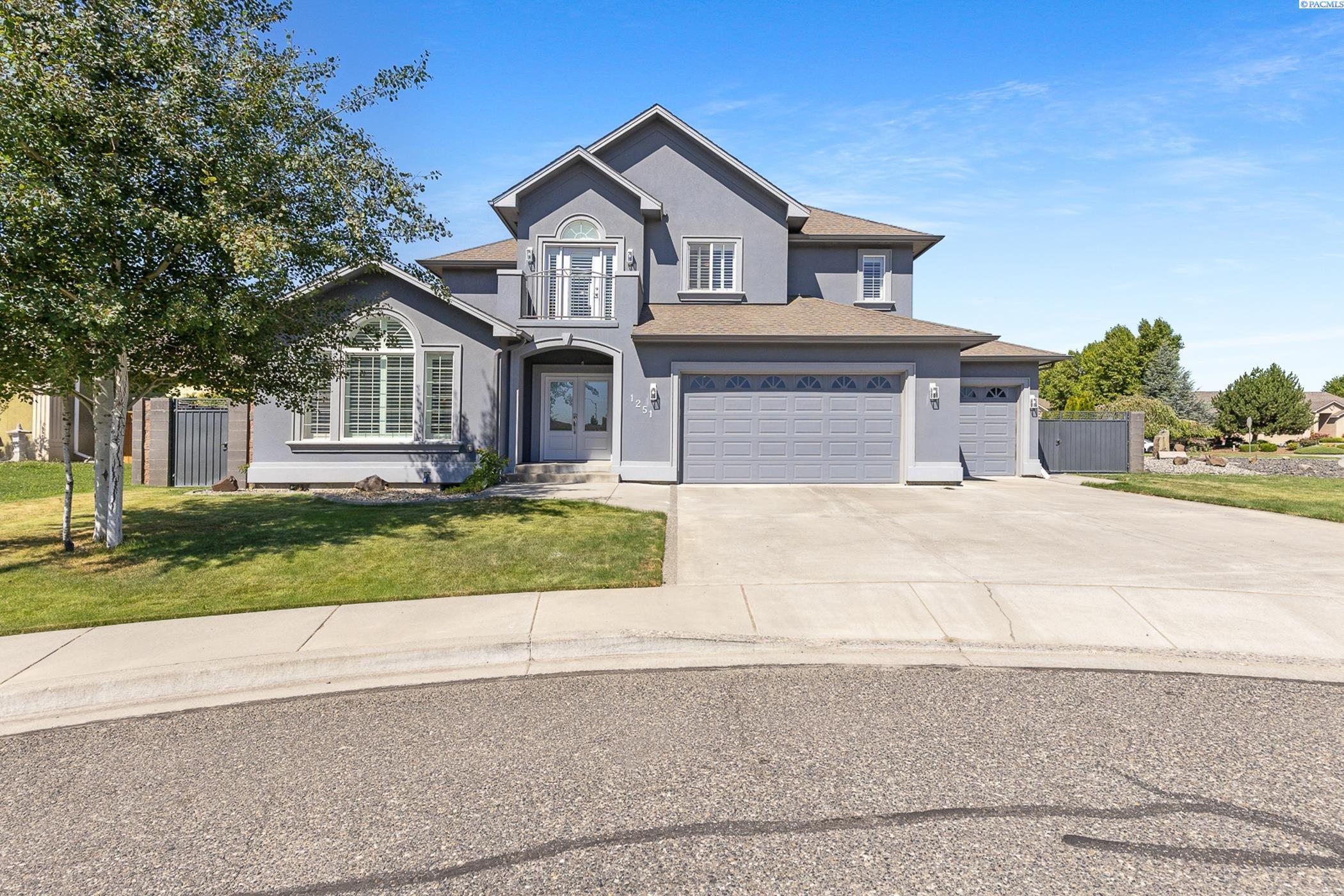 Property Photo: 1251 Fuji Way WA 99352