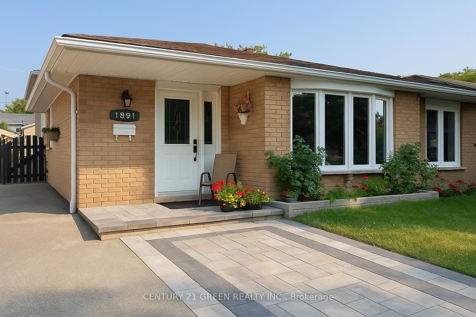 Property Photo: 1891 Silverberry Crescent ON L5J 1C8