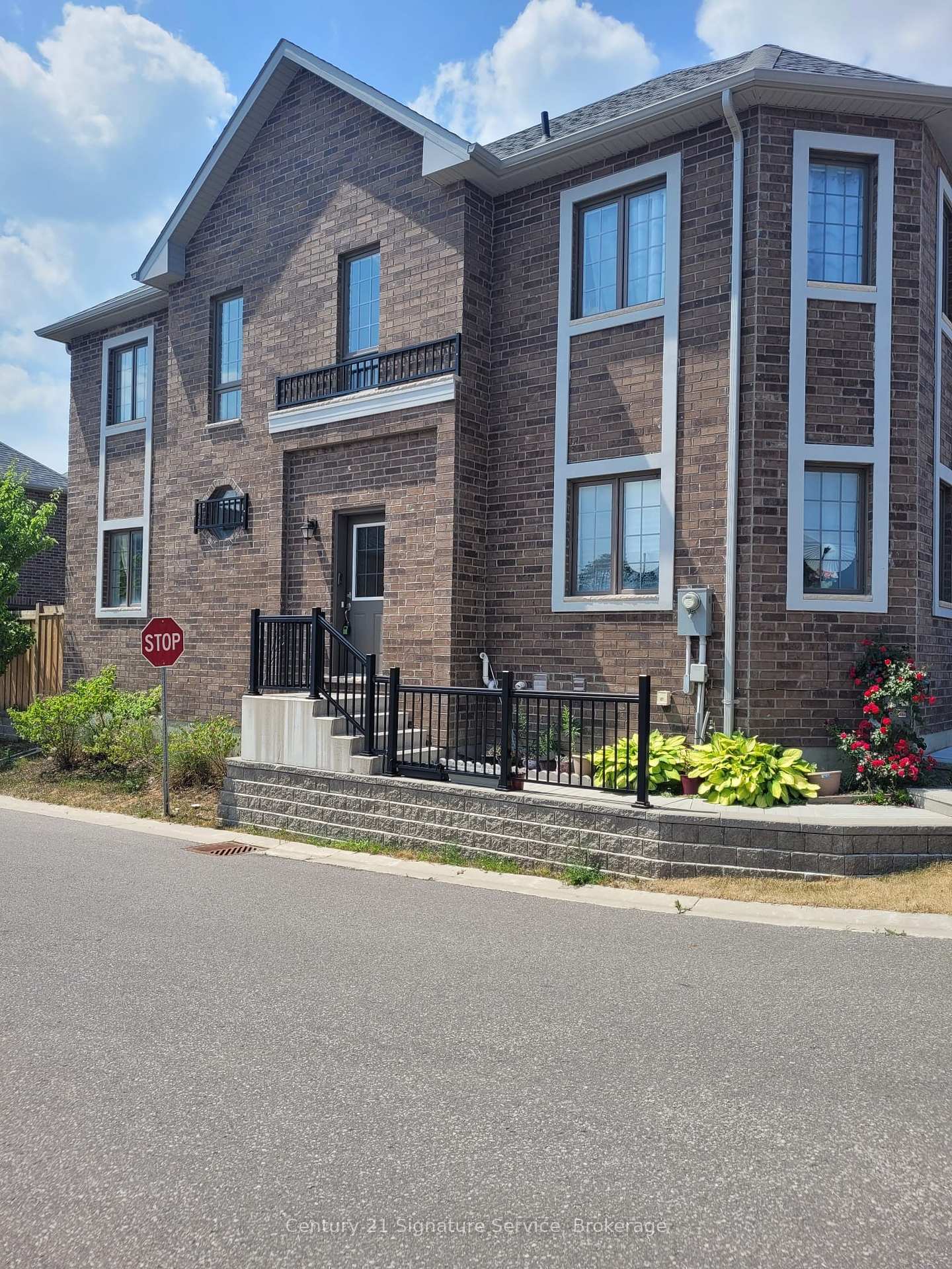 Photo de la propriété: 42 Bedford Estates Crescent ON L4N 9K5