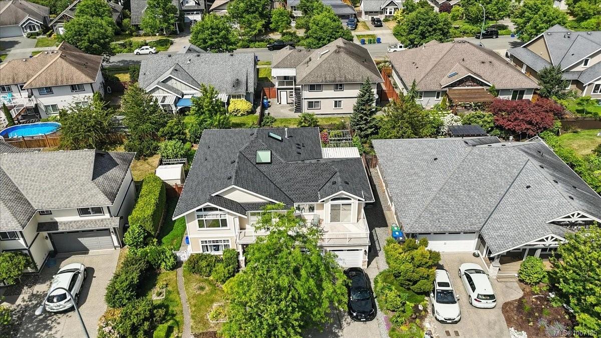 Property Photo:  627 Sarum Rise Way  BC V9R 7C5 