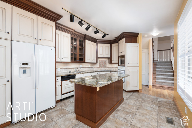 Property Photo: 1314 E 5250 S UT 84403