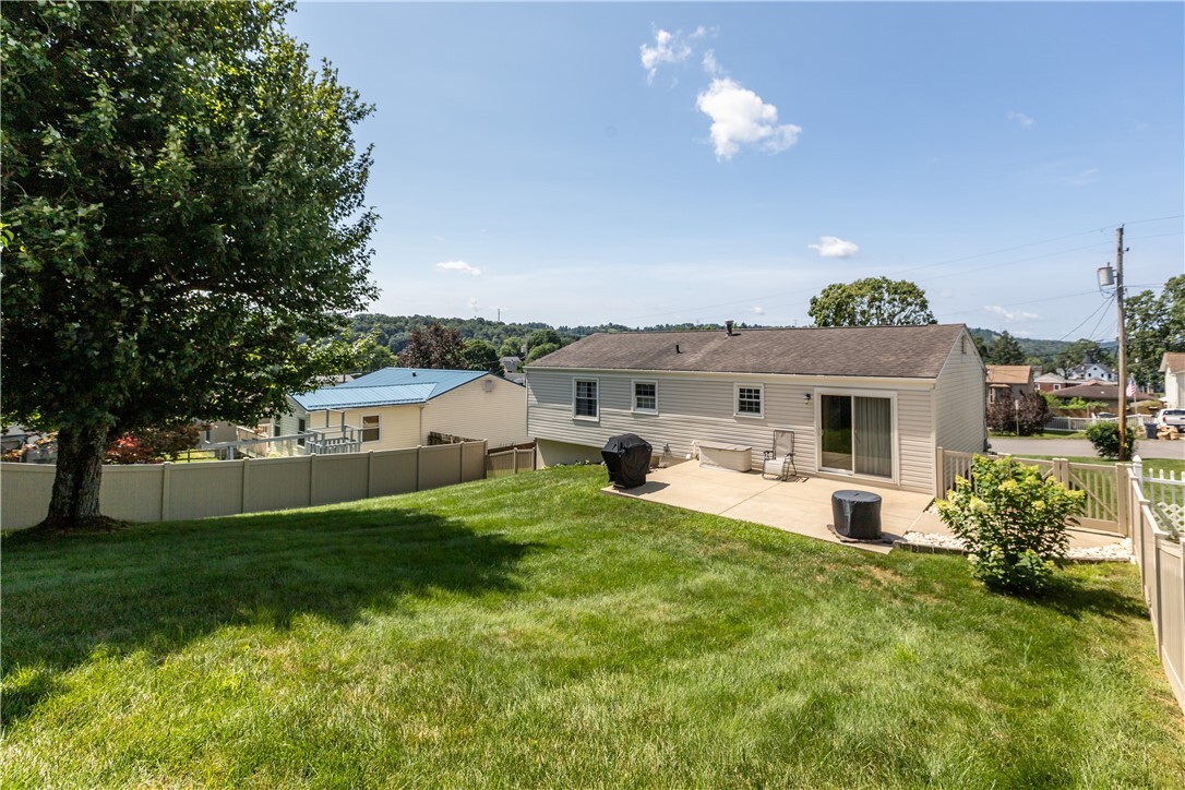 Property Photo:  214 Winslow Drive  PA 15071 