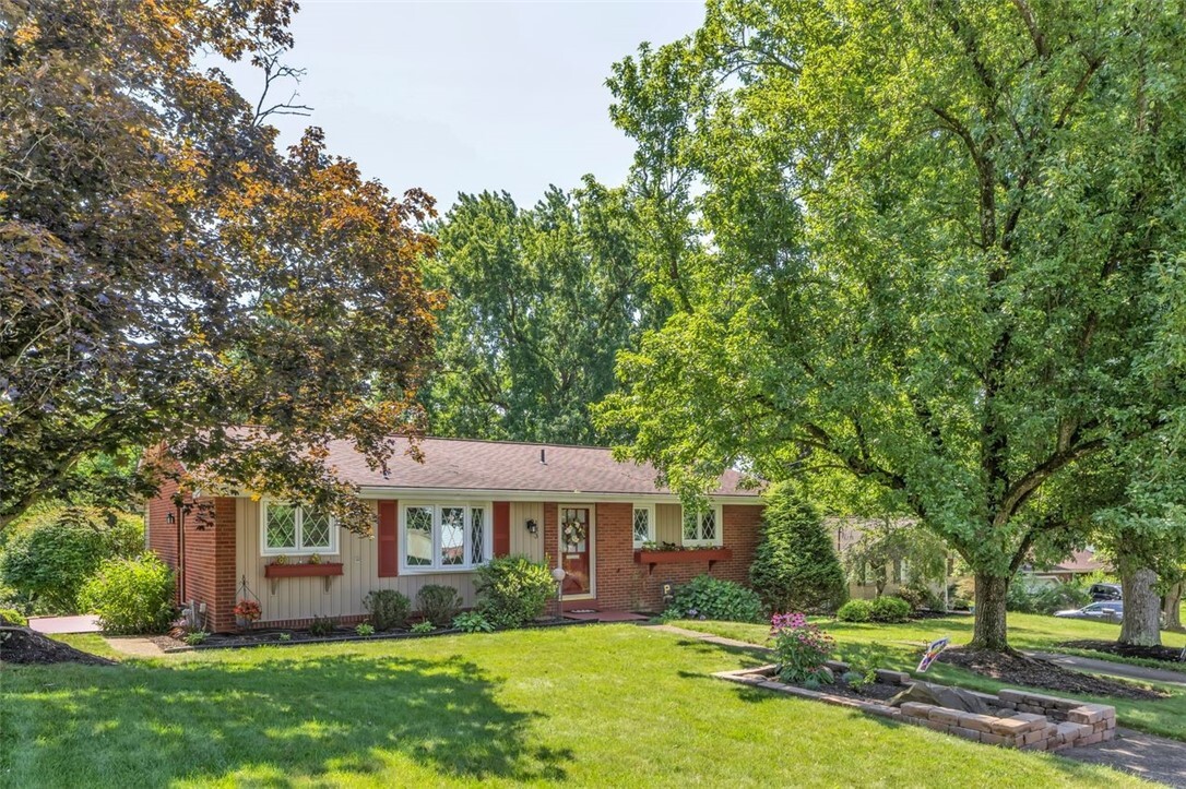 Property Photo:  133 Point Vue Dr.  PA 15237 