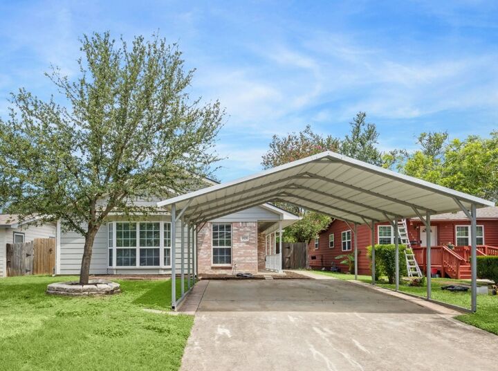 Property Photo: 4506 Glomar Avenue TX 78721