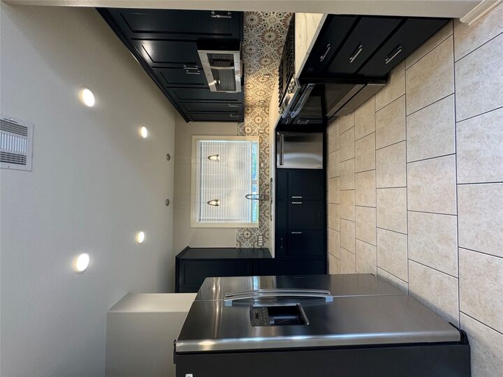 Property Photo:  2911 E 5th Street A  TX 78702 