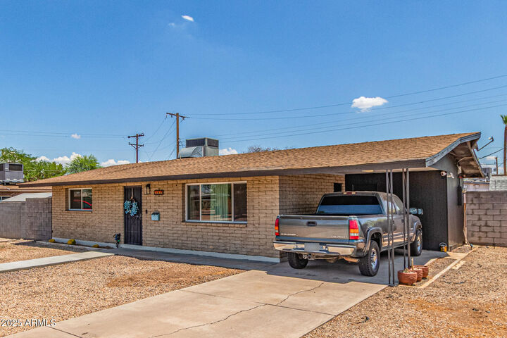 Property Photo: 3009 S Clementine Drive AZ 85282