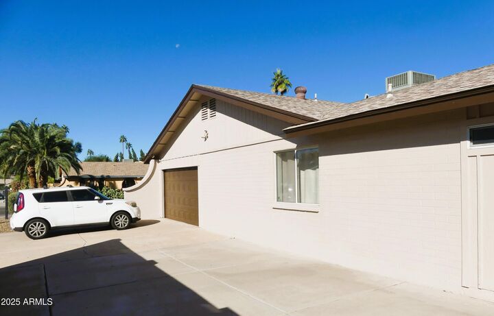 Property Photo: 15427 N 2nd Avenue AZ 85023