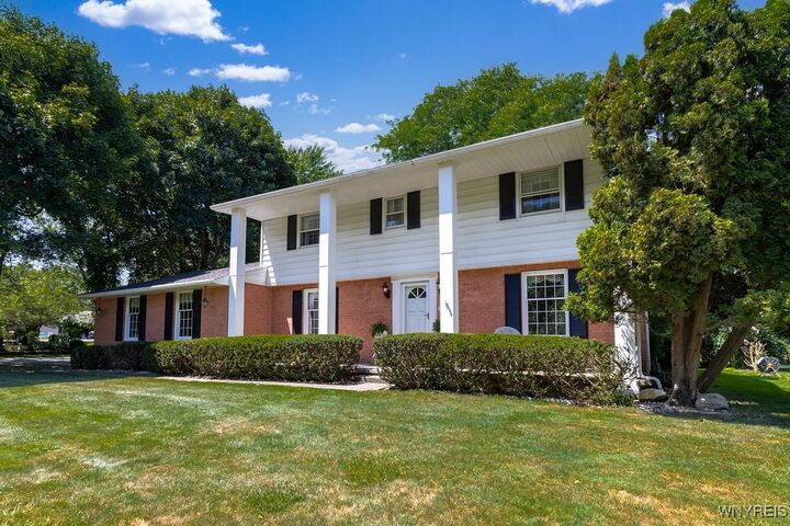 Property Photo: 4900 Cliffside Drive W NY 14031