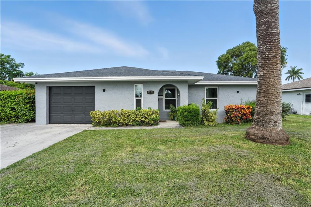 Property Photo:  3571 Santiago Way  FL 34105 