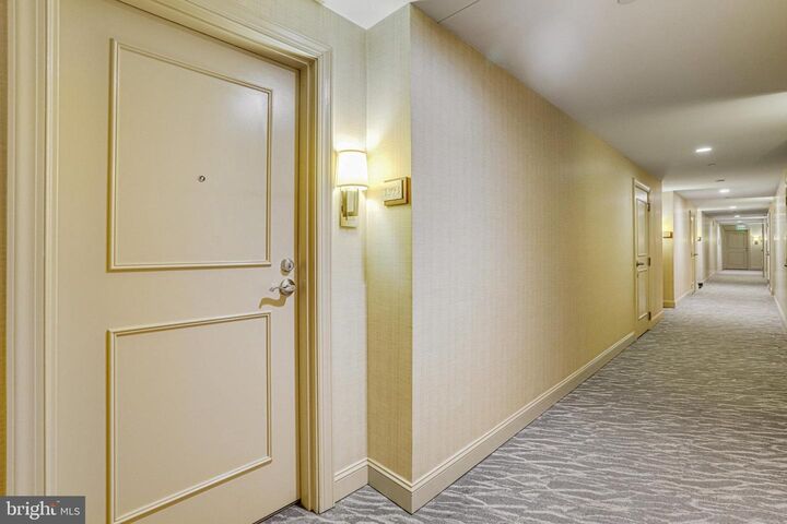 Property Photo:  2050 Jamieson Avenue 1303  VA 22314 