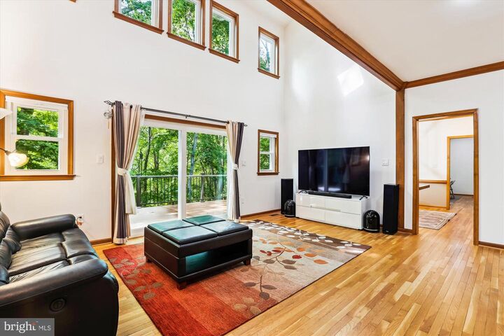 6364 Evangeline Lane  Alexandria VA 22312 photo