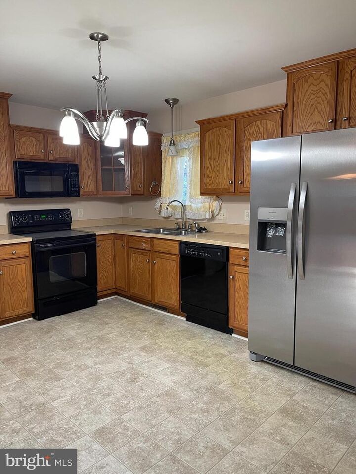 Property Photo:  865 Thomas Armor Drive  PA 17366 