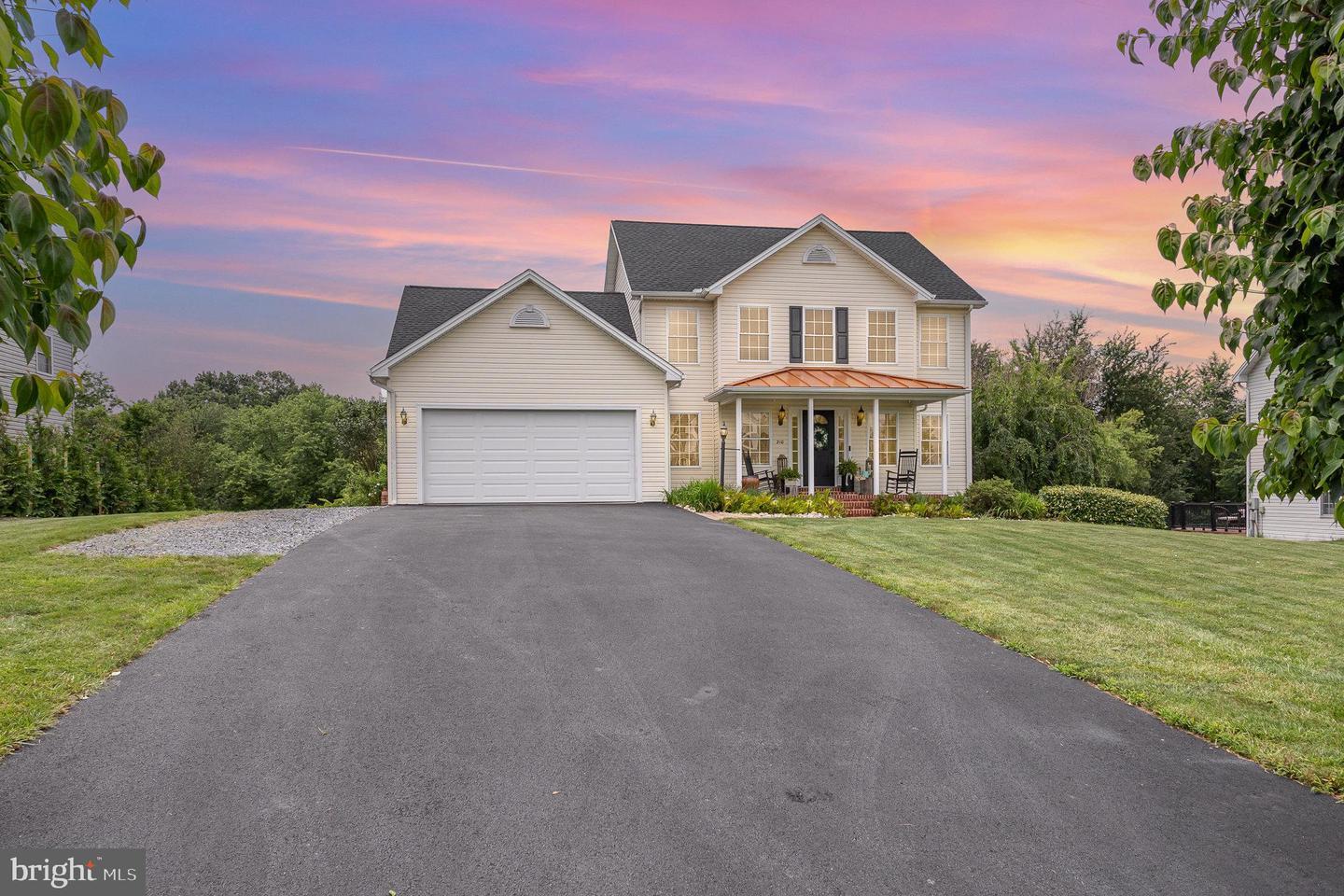 210 Sunset Drive  Mount Holly Springs PA 17065 photo