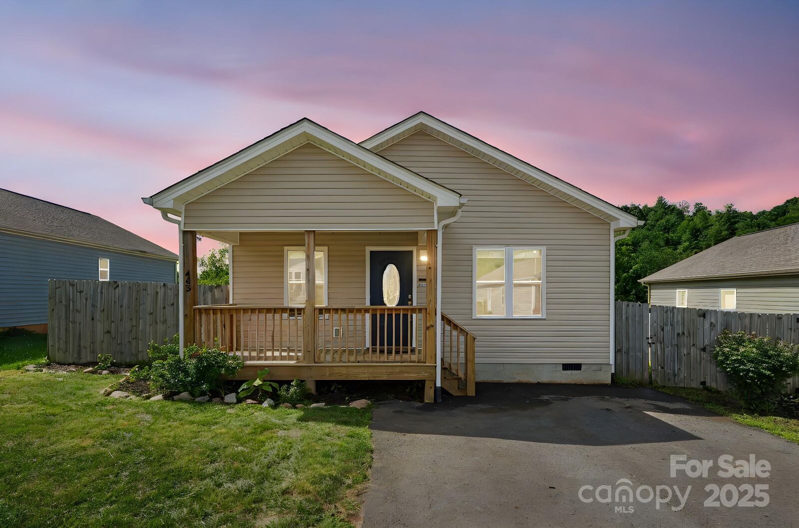 Property Photo:  465 Quinn Hill Lane  NC 28754 