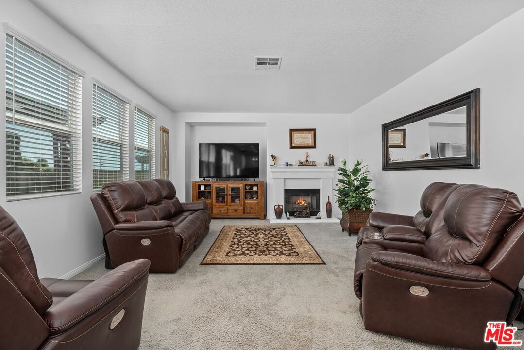 Property Photo: 9626 Hanna Ave CA 91311