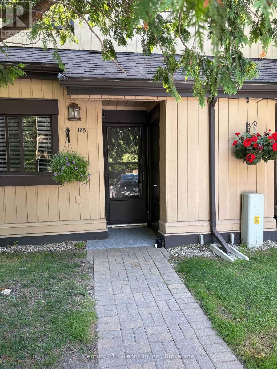 Photo de la propriété:  185 Escarpment Crescent  ON L9Y 5B4 