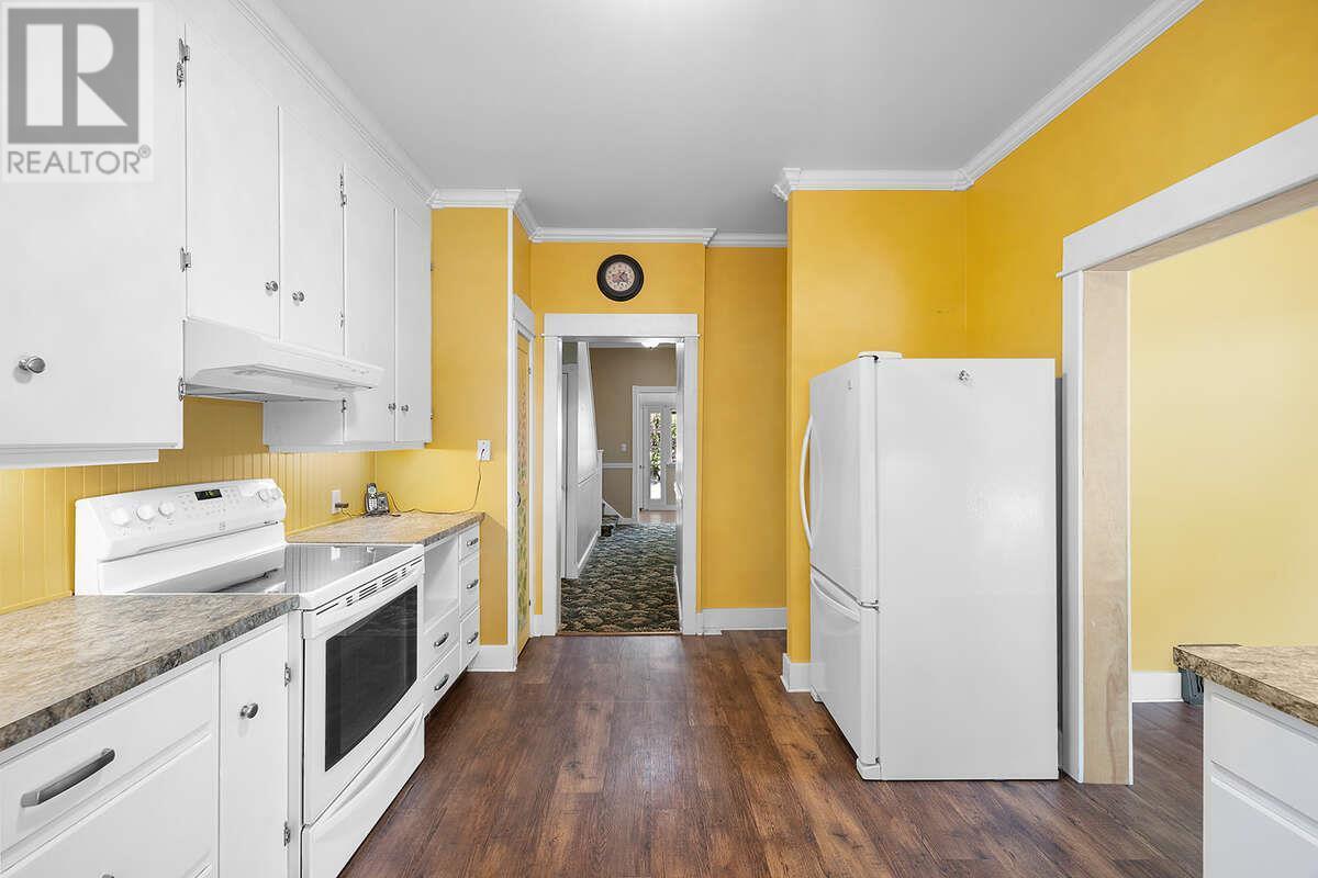 Property Photo:  434 11th Avenue North  BC V0B 1G0 