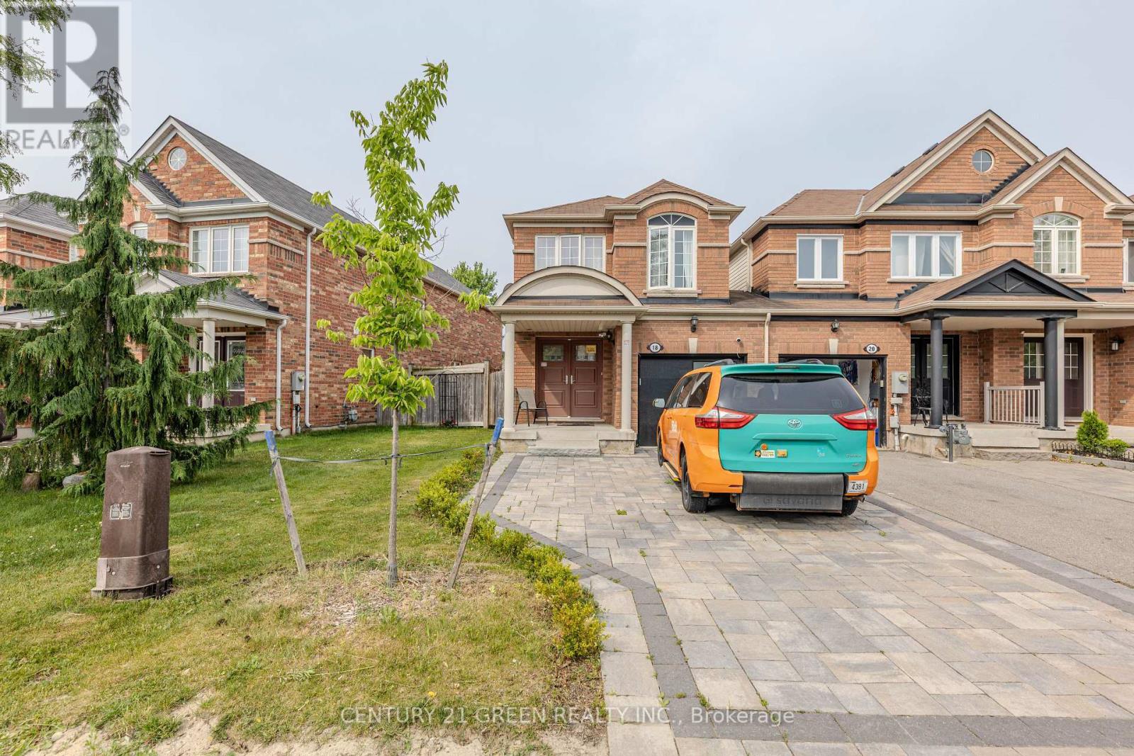 Property Photo: 18 Summit Drive ON L4H 0K2