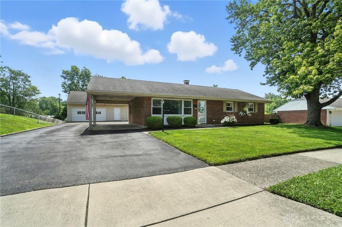 Property Photo:  2836 Powhattan Place  OH 45420 