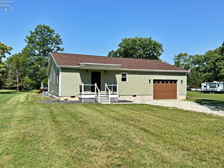319 Monroe Street  Bettsville OH 44815 photo