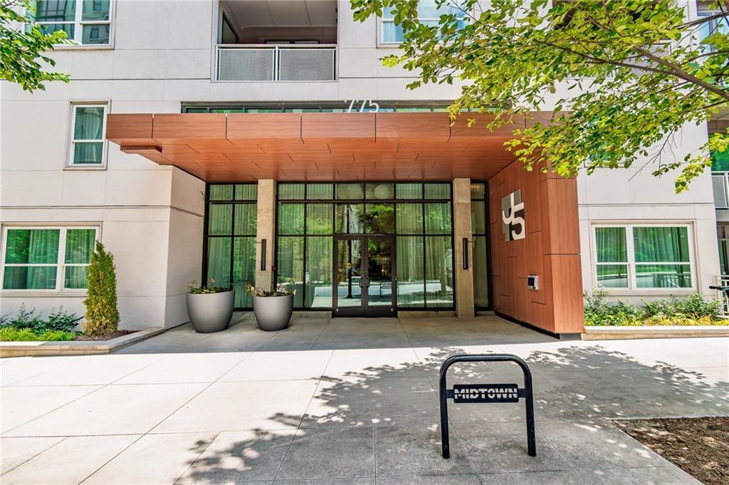 Property Photo: 775 Juniper Street NE 422 GA 30308