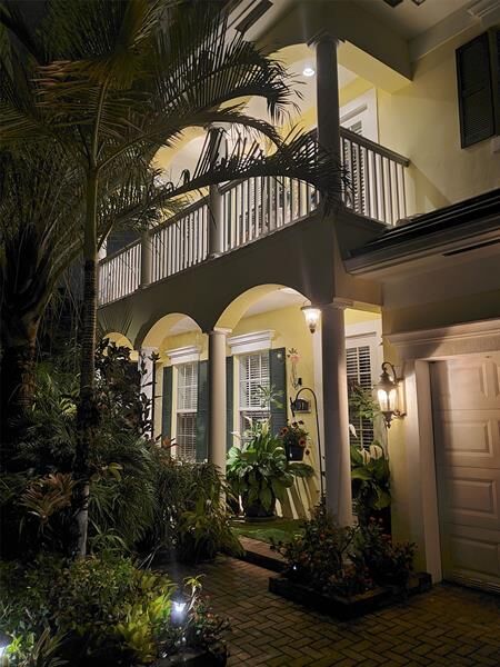 Property Photo:  101 NE 21st St  FL 33305 