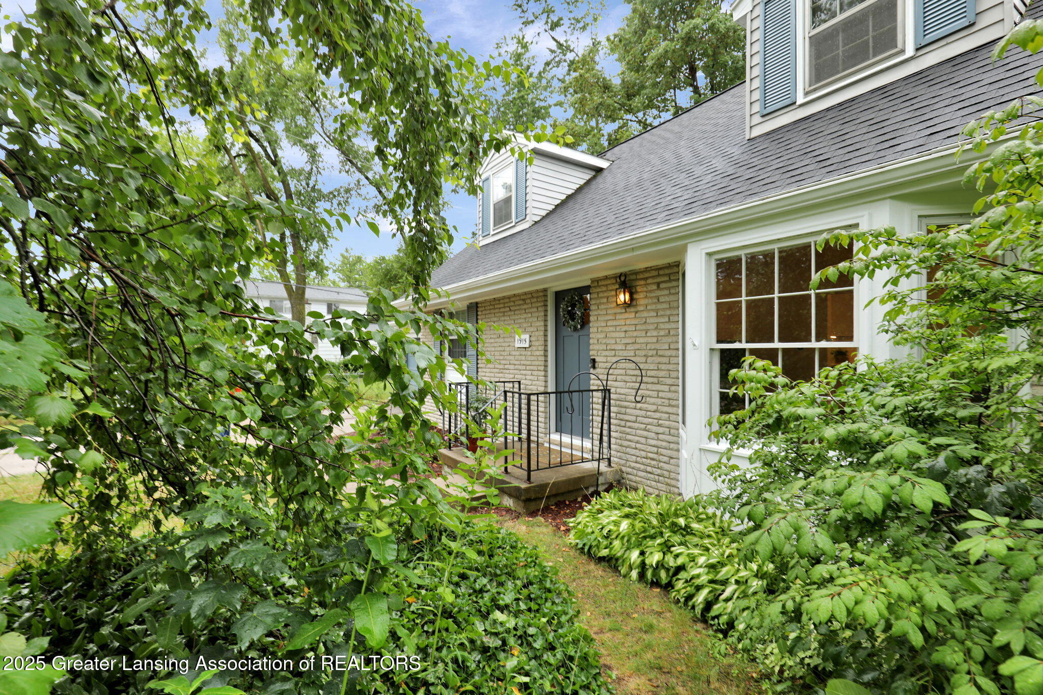 Property Photo: 1915 N Harrison Road MI 48823