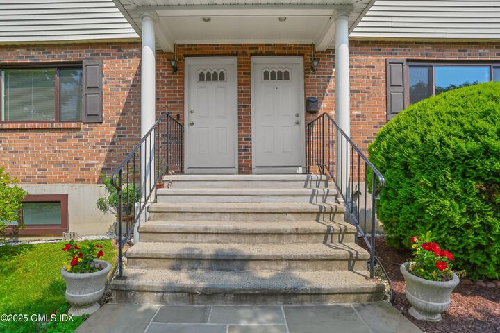 Property Photo:  37 Windy Knolls  CT 06831 
