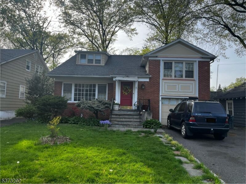Property Photo:  5 Essex Rd  NJ 07040 
