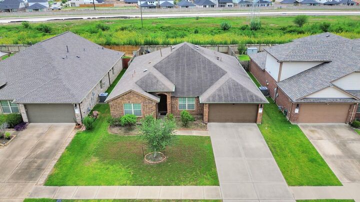 Property Photo:  18007 Tenasserim Pine Trace  TX 77407 