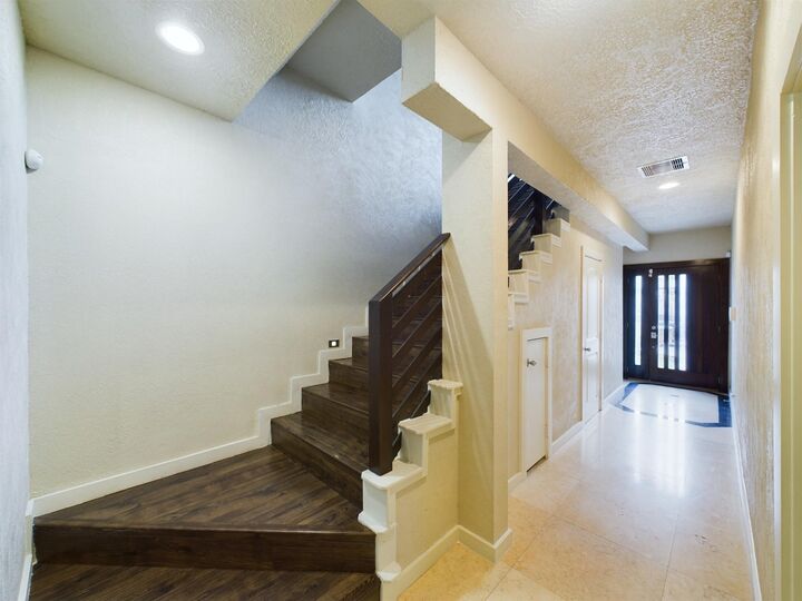 Property Photo:  2609 Lawrence Street  TX 77008 