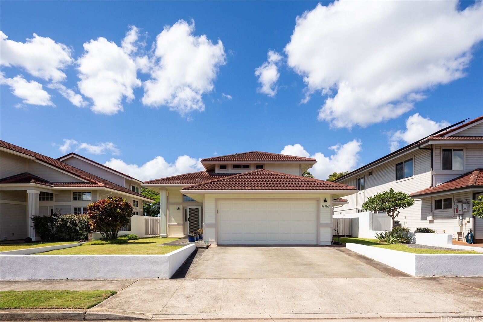 Property Photo:  94-1043 Nawele Street  HI 96797 