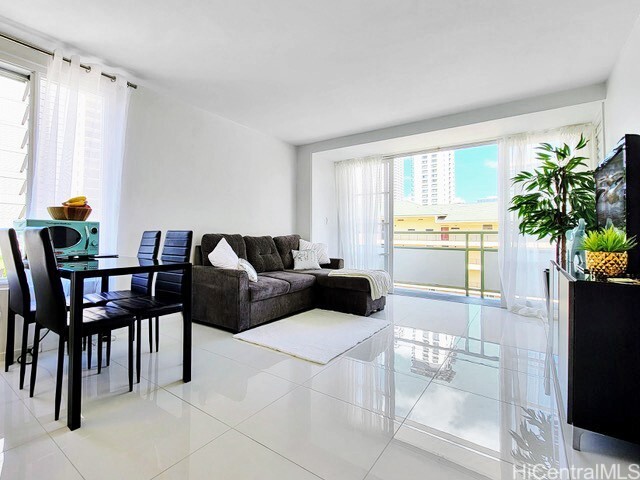 Property Photo: 445 Kaiolu Street 704 HI 96815