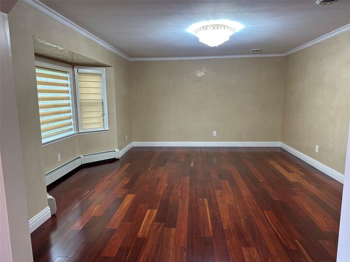 Property Photo: 4 Curran Ct, NY 10970