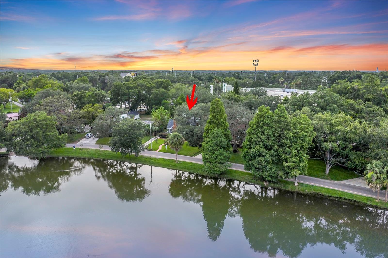 Property Photo: 6009 Roberta Circle FL 33604