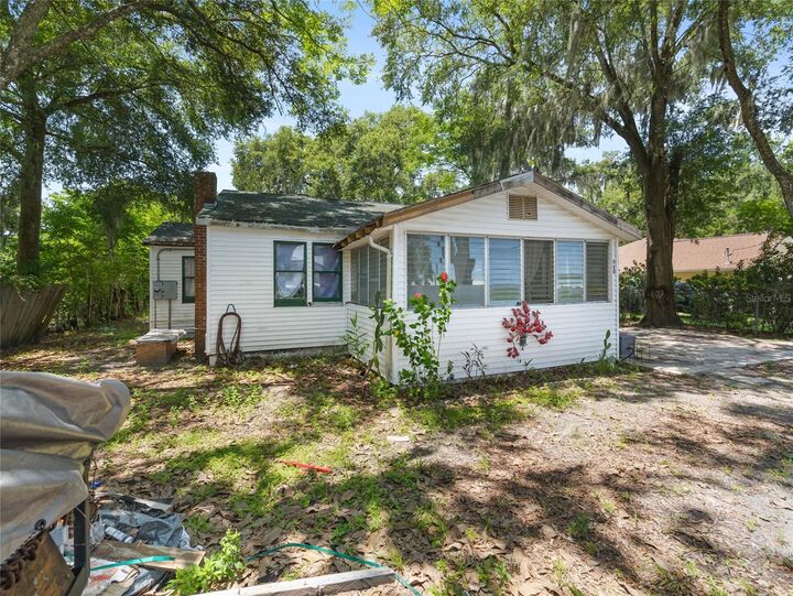 Property Photo:  428 Hall Street  FL 34785 