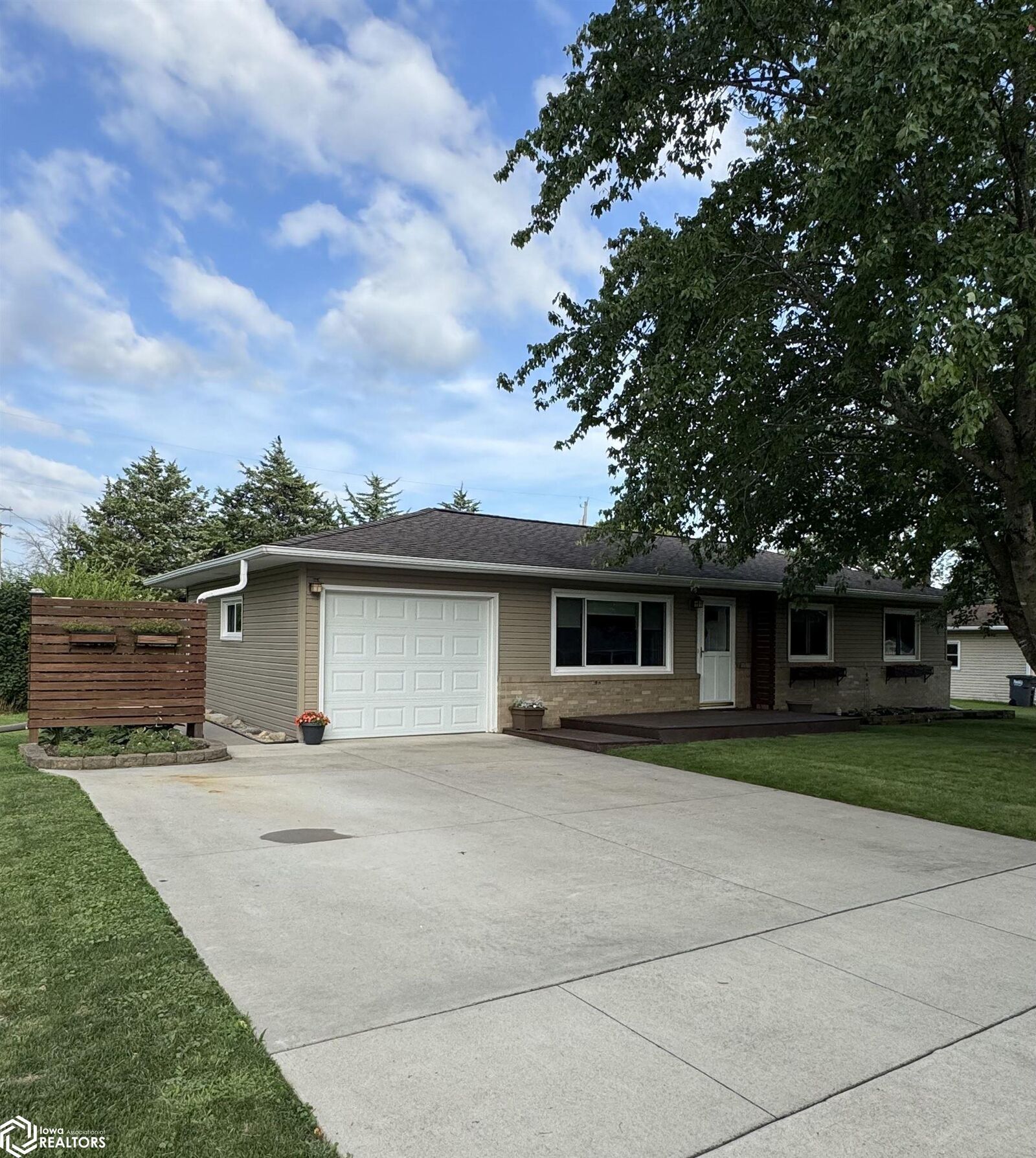 Property Photo: 1309 4th Street IA 50627
