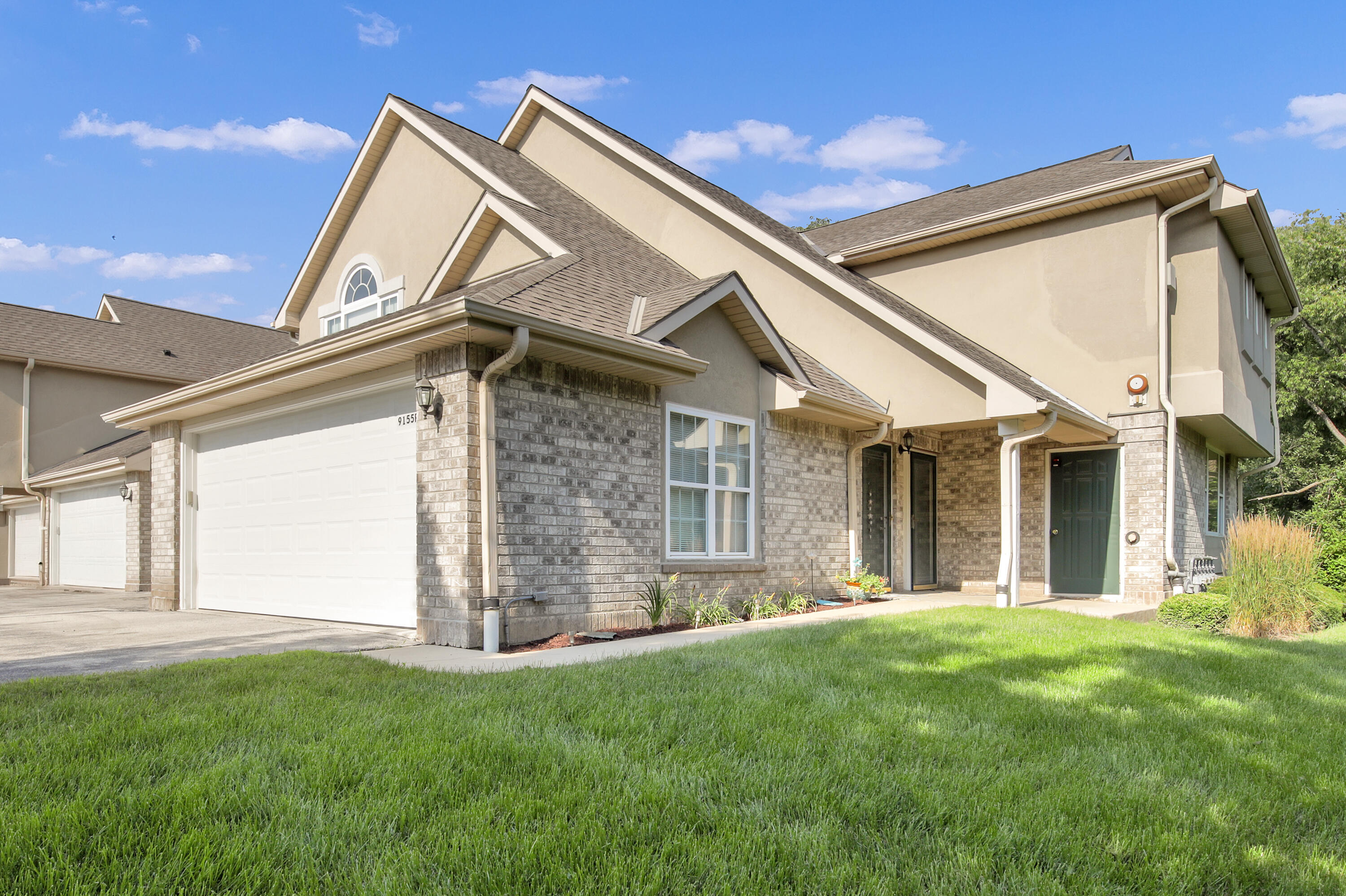 Property Photo:  9155 W Elm Ct F  WI 53132 
